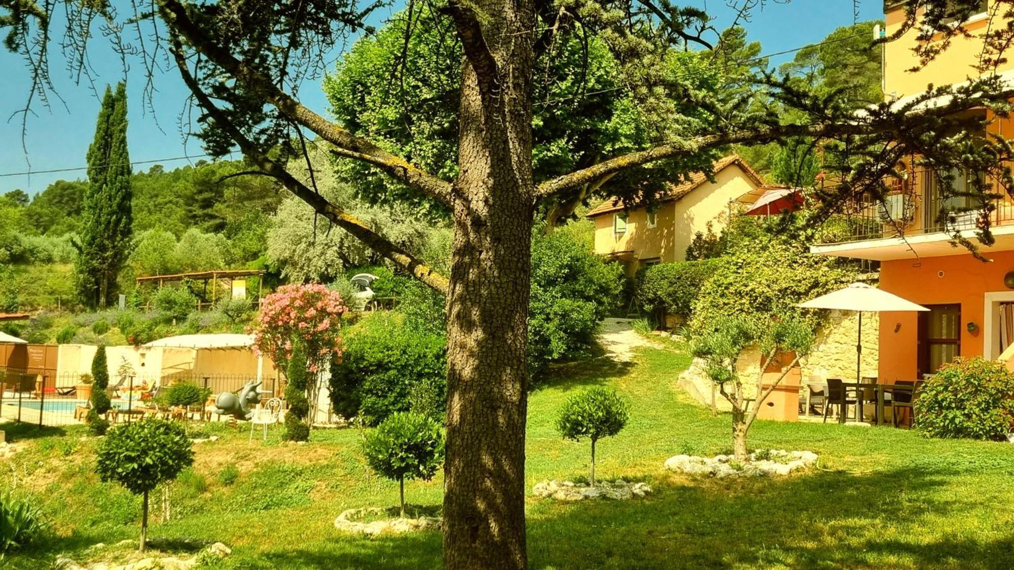 L'Oustaou Du Luberon Et Spa Villelaure Exterior photo